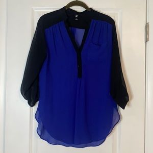 Blue and black flowy 3/4 length sleeve blouse
